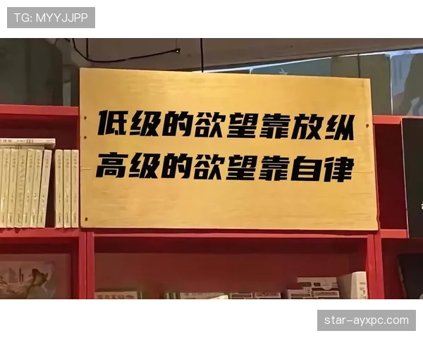 昌雅妮训练完顺手啃个鸡腿，这自律和放纵的切换也太真实了